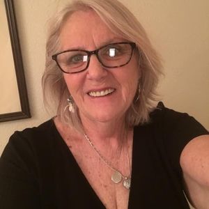 Meet your Posher, Debbie